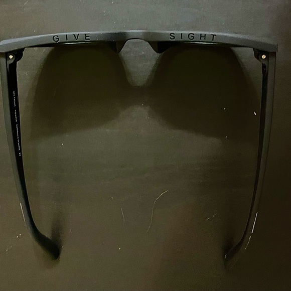 Tom’s black sunglasses. Vintage style. - Picture 4 of 6